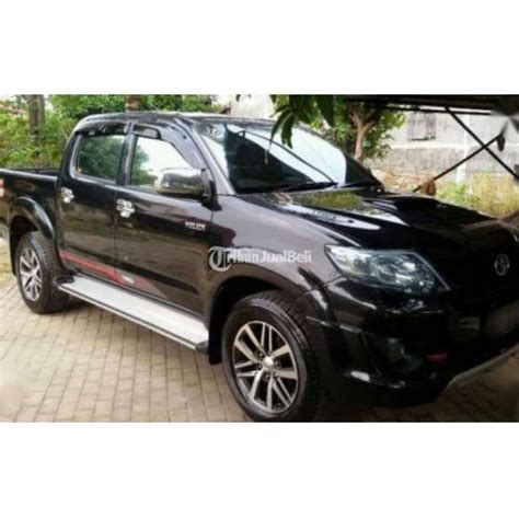 Mobil Bekas Toyota Hilux G Double Cabin 4x4 Manual 2013 Km 78Rb di