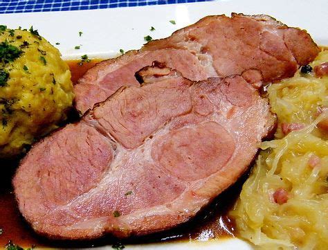 Kasselerbraten mit sauerkraut und kartoffelpüree, kassler, geselchtes, hausmannskost heute gibt es mein leckerstes rezept für sauerkraut mit kassler. Kasselerbraten | Rezept in 2020 | Kasselerbraten, Rezepte ...