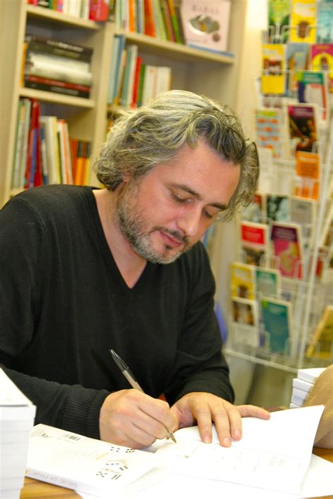 Ray is also appreciated for many narrative features produced between 1947 and 1963 including bigger than life, johnny guitar, they live by night, and in a lonely place, as well as an experimental work produced throughout the 1970s. Nicolas Rey a dédicacé son dernier roman à La Fontaine aux ...