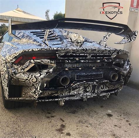 Both forums peg a debut during monterey car week in august, before the car goes on sale late this year as a 2021 model. 2021 Lamborghini Huracan Evo STO Spotted with Roof Scoop ...