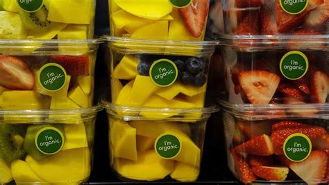 Bagaimana menanam buah naga dalam pot agar kurang dari dua tahun sudah berbuah? Amankah Konsumsi Buah Potong dalam Kemasan?