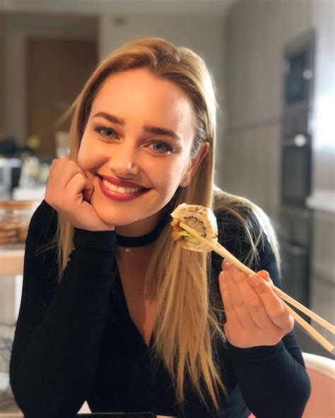 Ha trabajado en varios canales de televisión nacionales como, canal 13, tvn y chilevision y emisoras internacionales como. Seorang Presenter, 9 Pesona Miss Universe Chile 2020 Daniela Nicolas