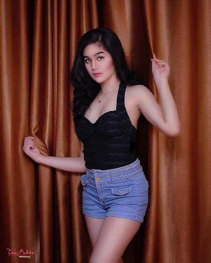 10 potret hana hanifah, artis ftv sensasional yang tengah disorot. Hana Hanifah Diduga Artis HH yang Ditangkap Terkait ...