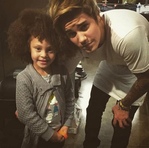 Cute Justin Bieber Pics With Kids Photosimagesgallery 26079