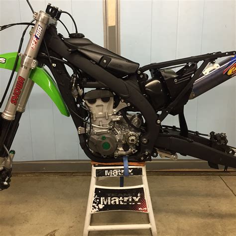 The kx450f is the flagship dirt bike that kawasaki offers in india. 2016 KX450F Black Frame Build - Bike Builds - Motocross ...