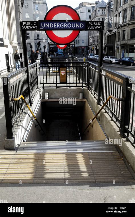 London Underground Entrance Tube System In London Stjboon