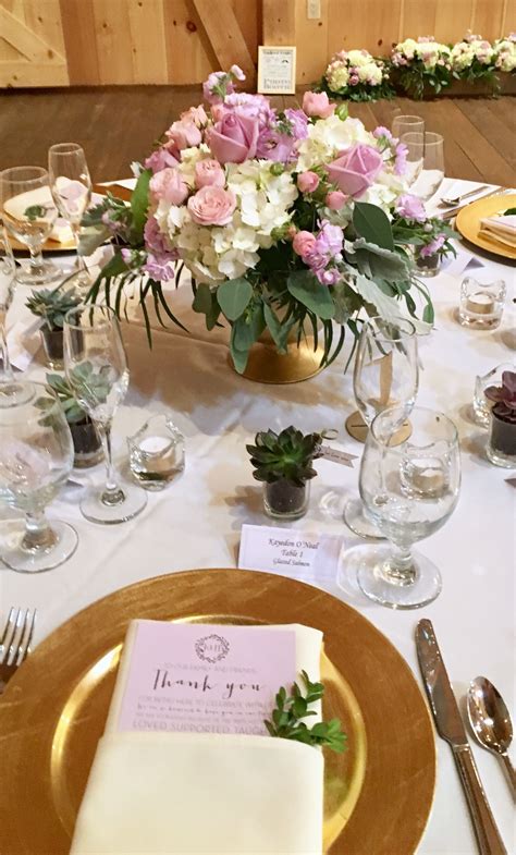 Why do people decorate their dinner tables for christmas? Pin by heather Kendig on Flowers | Table decorations ...