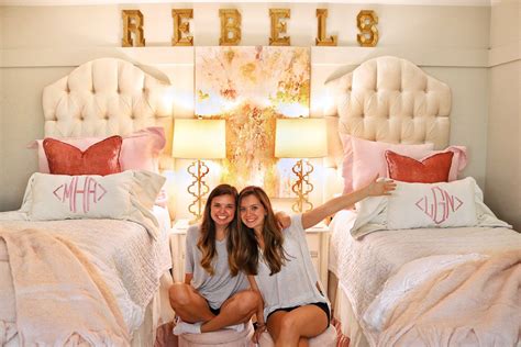 Check Out This YearÍs Most Unbelievable Dorm Room Makeover Southern