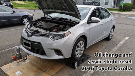 Changing oil and filter, reset service light, 2016 Toyota Corolla - YouTube