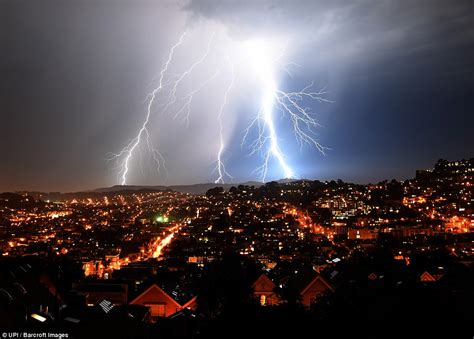More Than 800 Lightning Strikes Hit Northern California Daily Mail Online