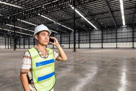 Premium Photo Logistics Engineer In Modern Warehouse