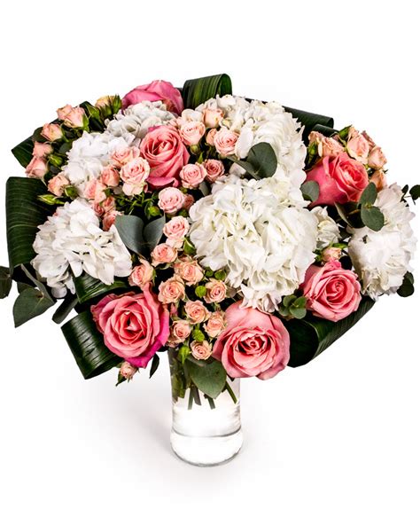 Large magnolia and hydrangea bouquet in cinched vase by diane james. Bouquet of hydrangea and pink roses | Magnolia.ro