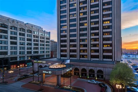 Hilton Indianapolis Hotel & Suites, 120 West Market Street
