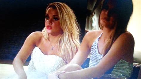 Evelyn burdick, md is a family medicine specialist in shorewood, wi and has over 37 years of experience in the medical field. Bachelor 2017: Evelyn Burdecki lästert über Konkurrentin ...