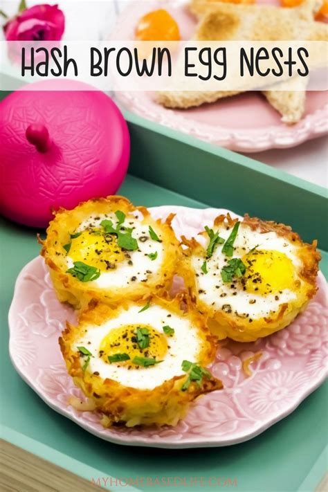 Mix the eggs, cream, salt, pepper, parsley, scallions, and cheese. Hash Brown Egg Nests | Perfect for breakfast on-the-go!