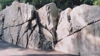 Custom Rockwork Retaining Walls