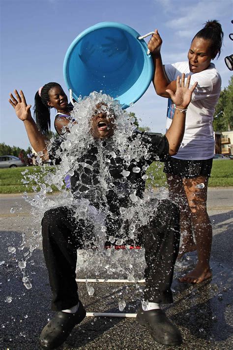 Kavics Hogy Rosszindulatú Ice Bucket Challange Och Andra Betakar