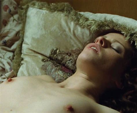 Jennifer Ulrich Zeigt Ihre Neuen Nacktbilder Nacktefoto Com Nackte