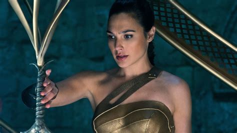 Desktop Wallpaper Gal Gadot As Wonder Woman 2017 Movie Sword Hd