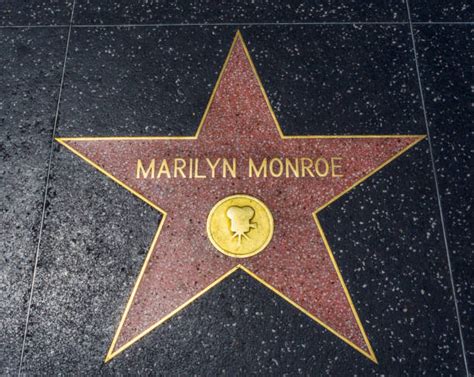 Marilyn Monroe Obrazy Zdjęcia I Ilustracje Istock