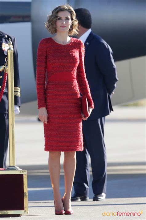 Vestidos para bodas de mañana: el vestido de tweed rojo de ...