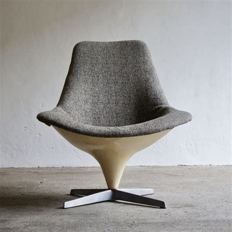 1960s Lurashell Swivel Egg Chair 104171