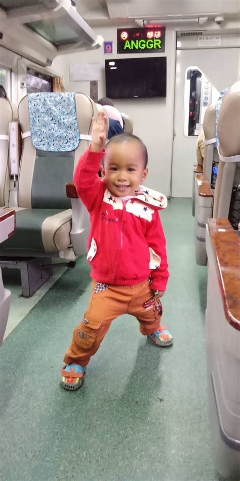 Saya dan keluarga juga mangsa dlm kejadian ini. Ke Semarang: Pengalaman Pertama Naik Kereta Api dengan ...