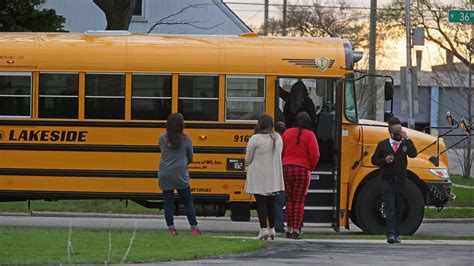 Milwaukee Public Schools short 80 bus drivers, part of national trend