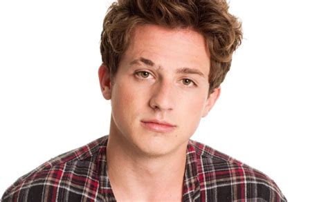 His new netflix special is oozing with brilliance. Charlie Puth está rodeado de mulheres no clipe de "I ...