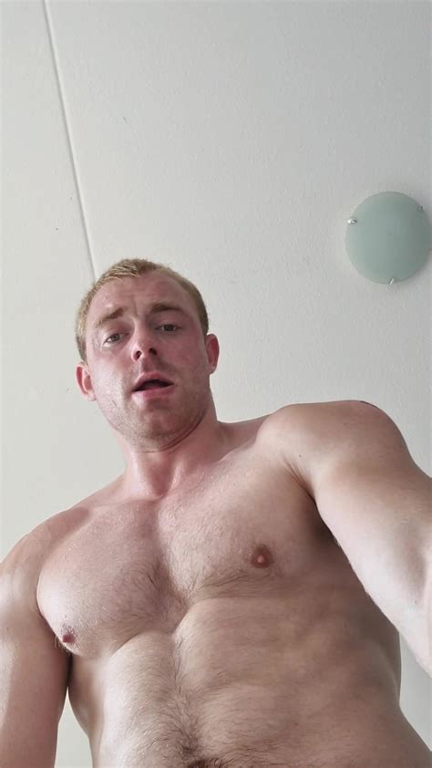 Solo Jerk Muscle Guy Is Position And Jerk Off Thisvid Com