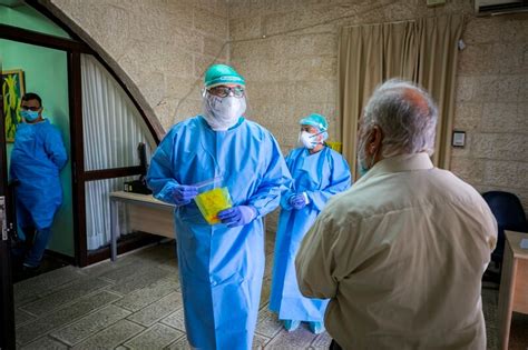 שמירה על תזונה נכונה ופעילות גופנית, בהתאמה לטיפול התרופתי ולפי המלצות הצוות הרפואי והדיאטנית יעזרו לשמור על איזון הסוכרת גם בימי קורונה. כל רגע - ירידה דרסטית: 398 בלבד אובחנו אתמול