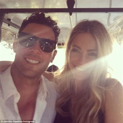 Jennifer Hawkins And Husband Jake Wall Share Instagram Selfie Daily Mail Online