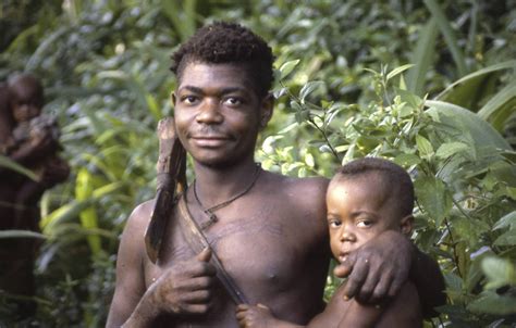 Aka Bayakabaaka People An Egalitarian Pygmy Society With The World Best Dads