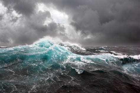 100 Stormy Sea Pictures Hd Download Free Images On Unsplash