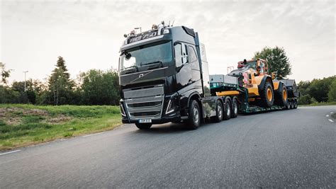 Volvo Trucks Introduces The New Volvo Fh16 Combining Comfort With