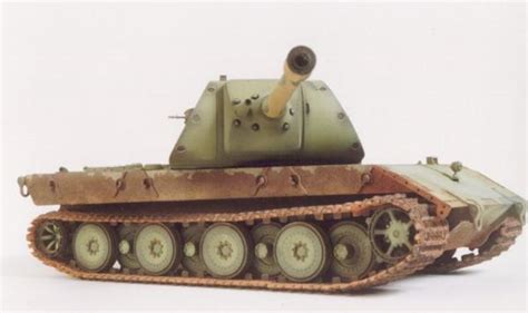 It features a massive 170mm gun and some heavy frontal armour to go with it. E-100