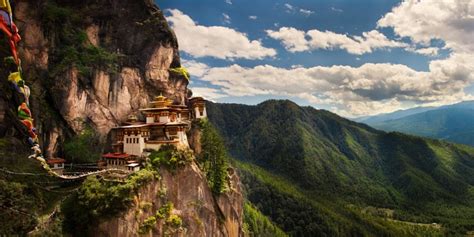 Tu Viện Paro Taktsang tại Bhutan VIET RIGPA MILA