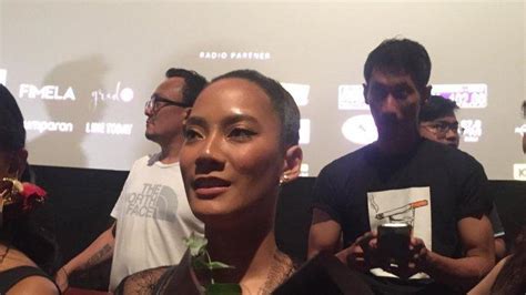 Film perempuan tanah jahanam bakal segera tayang di bioskop tanah air pada 17 oktober 2019. Pengalaman Tara Basro di Film Perempuan Tanah Jahanam ...