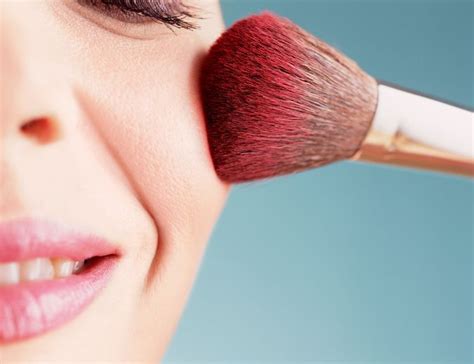 7 Blush Mistakes Youre Probably Making Beauty Mistakes How To Apply