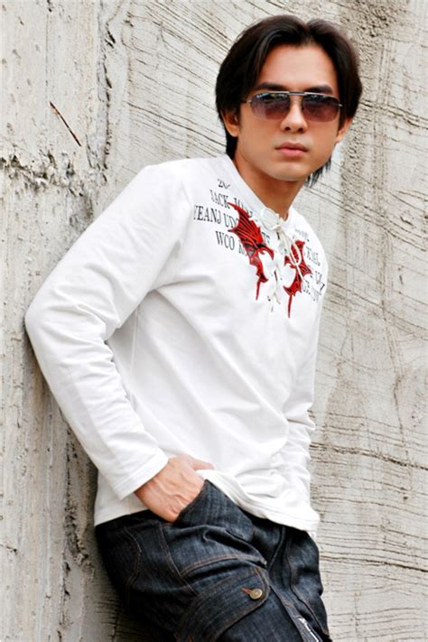 Phạm đan trường is a vietnamese male singer and actor. Đan Trường khoe ảnh thuở "đốn tim" fan nữ