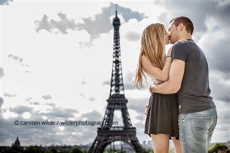 Couples Shooting Eiffel Tower Photographer Paris Bordeaux