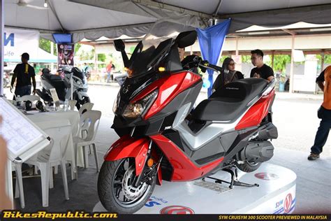 Ride with the new scooter sym cruisym 250 2020. New SYM Cruisym 300i Scooter Previewed in Malaysia!