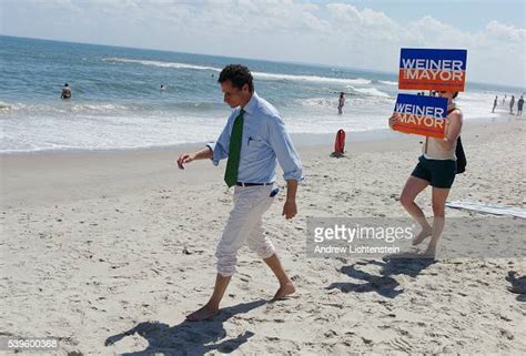 New York City Mayoral Candidate Anthony Weiner Campaigns On Rockaway News Photo Getty Images