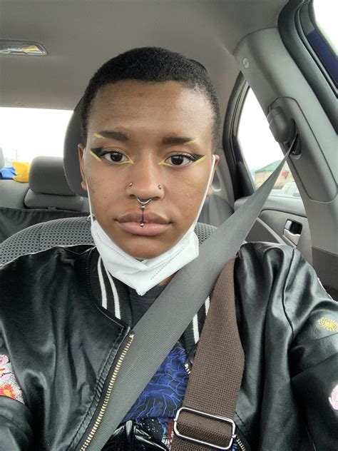 (17f)Got my vertical philtrum pierced at gamma piercing : r