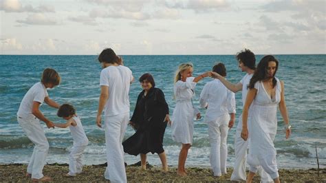 Les plages d'agnès) is a 2008 french documentary film directed by agnès varda. The Beaches of Agnès (2008) | MUBI