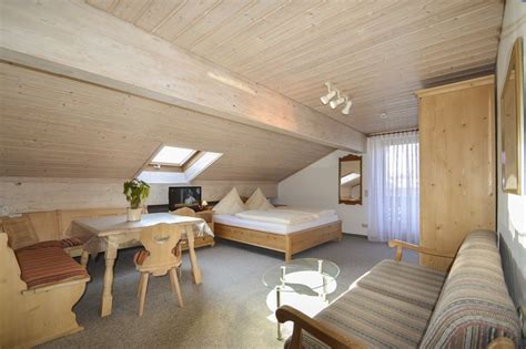 I castelli di füssen e il colmanno di stockerau si raggiungono in pochi minuti di auto. Flockenblume: Ferienwohnungen und Gästezimmer - Haus Moni ...