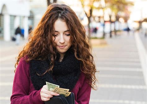 We did not find results for: Ask the Bills: Should I make my 25-year-old daughter get a credit card?