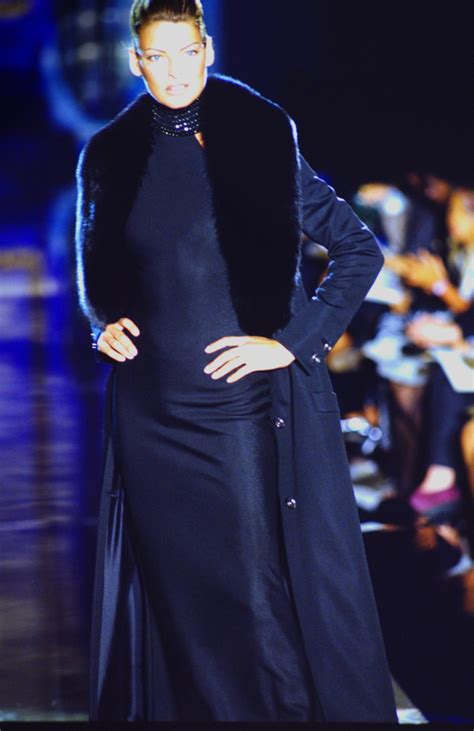 Linda Evangelista Atelier Versace Runway Show Fw 1996 Fashion High