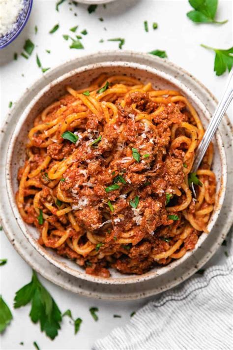 Easy Spaghetti Bolognese Recipe Veronika S Kitchen