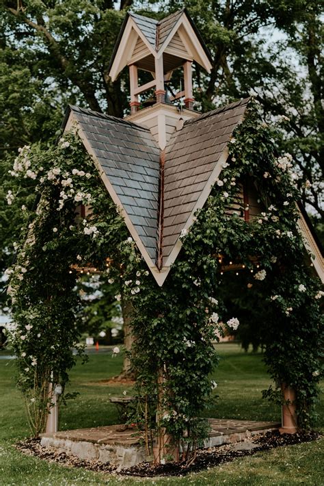 Couples marrying in pennsylvania should check out these philadelphia wedding venues. Moonstone Manor Wedding Venue | Pa wedding venues, Cheap wedding venues, Wedding venue locations